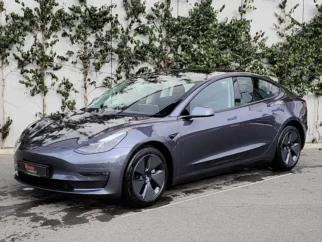 Tesla-Model 3
