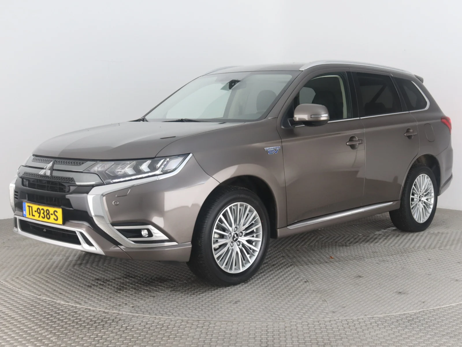 Mitsubishi-Outlander