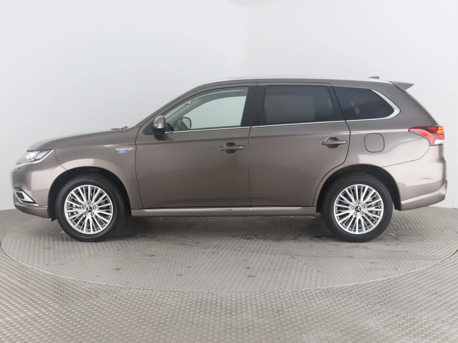 Mitsubishi-Outlander