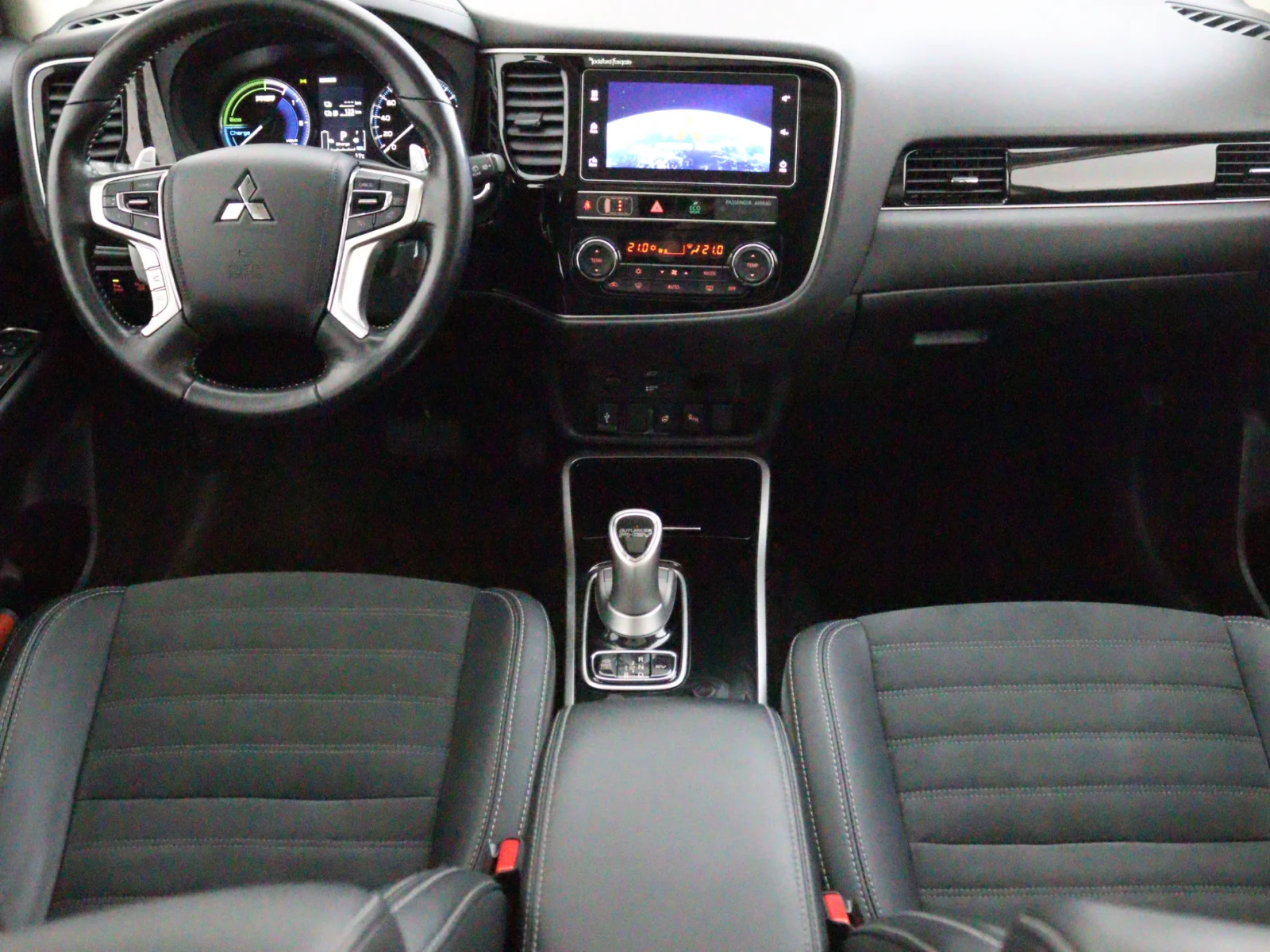 Mitsubishi-Outlander