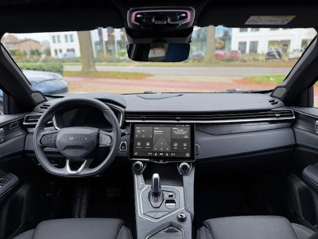 Lynk & Co-01