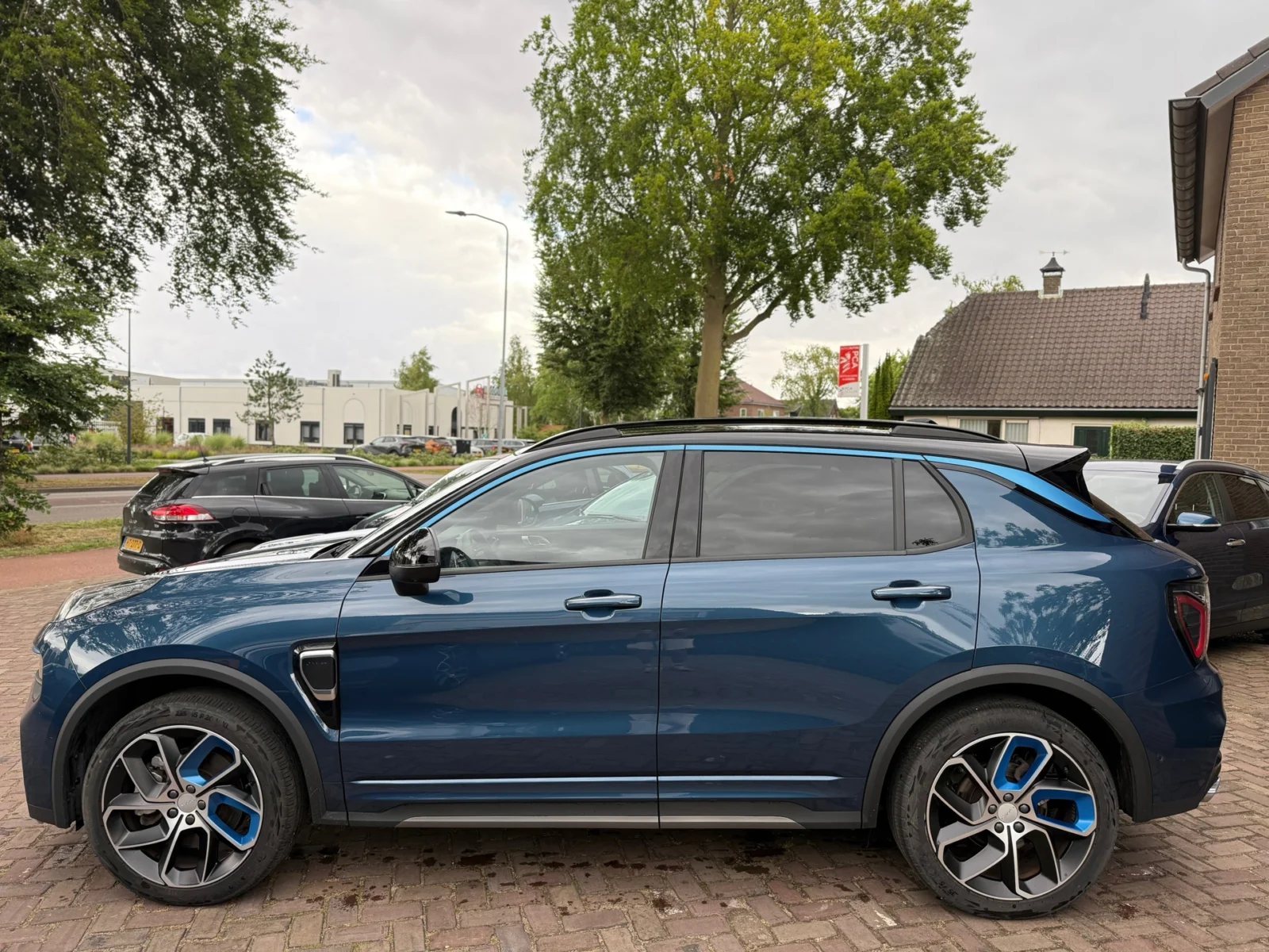 Lynk & Co-01