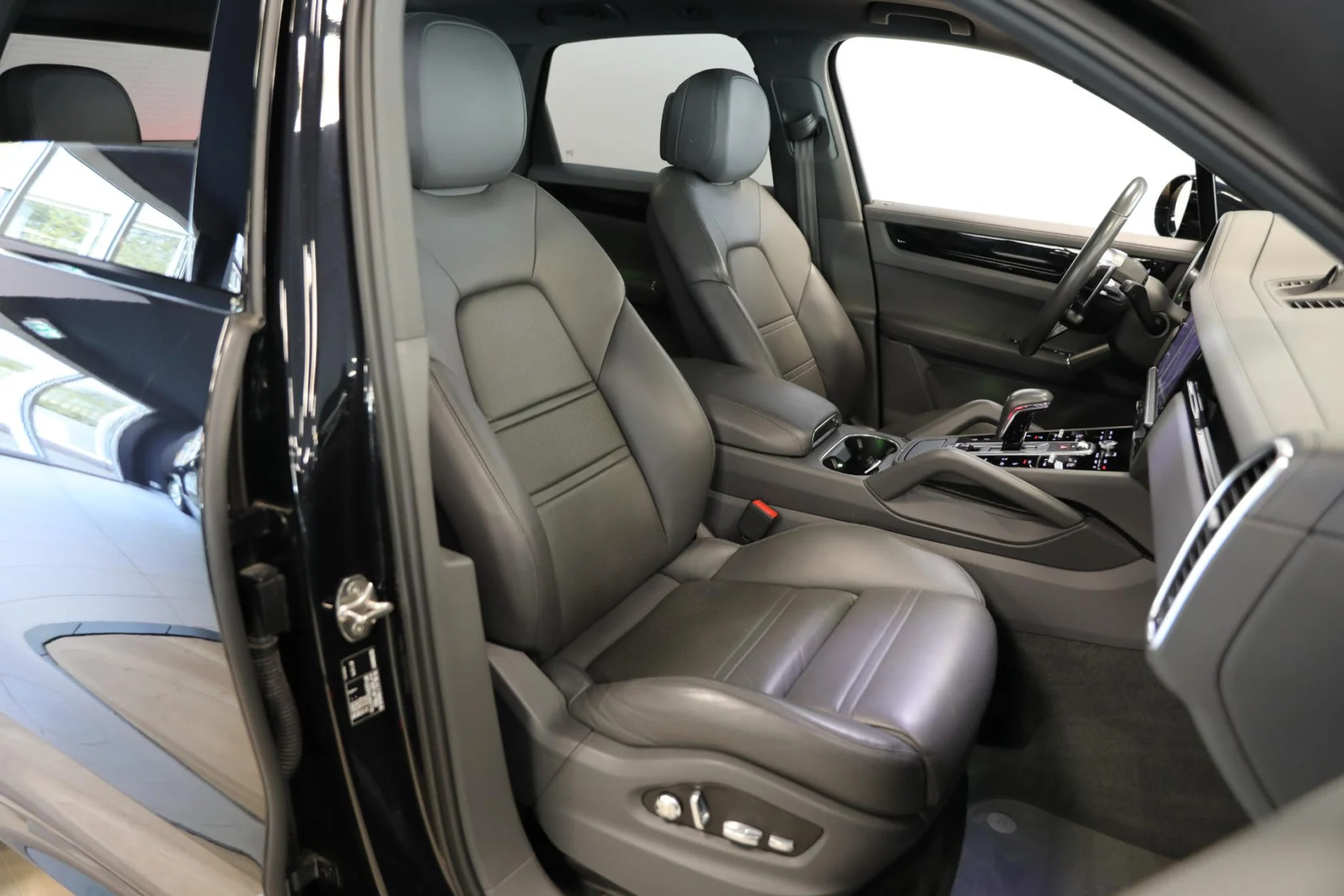 Porsche-Cayenne