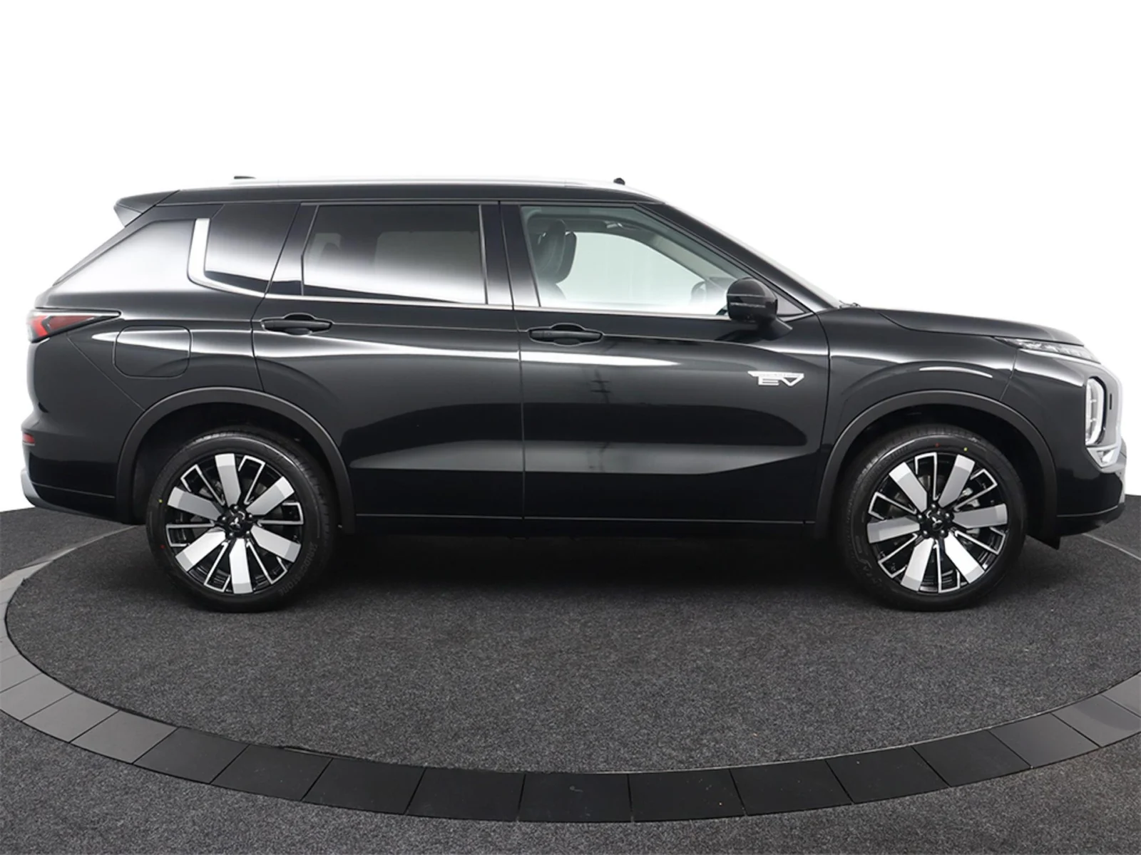 Mitsubishi-Outlander