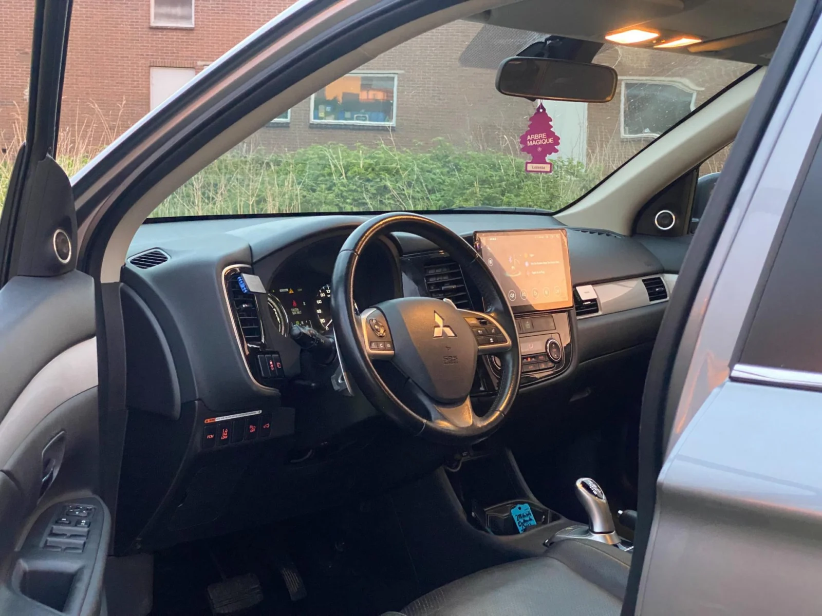 Mitsubishi-Outlander