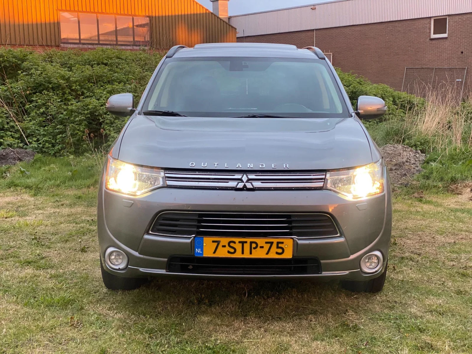 Mitsubishi-Outlander