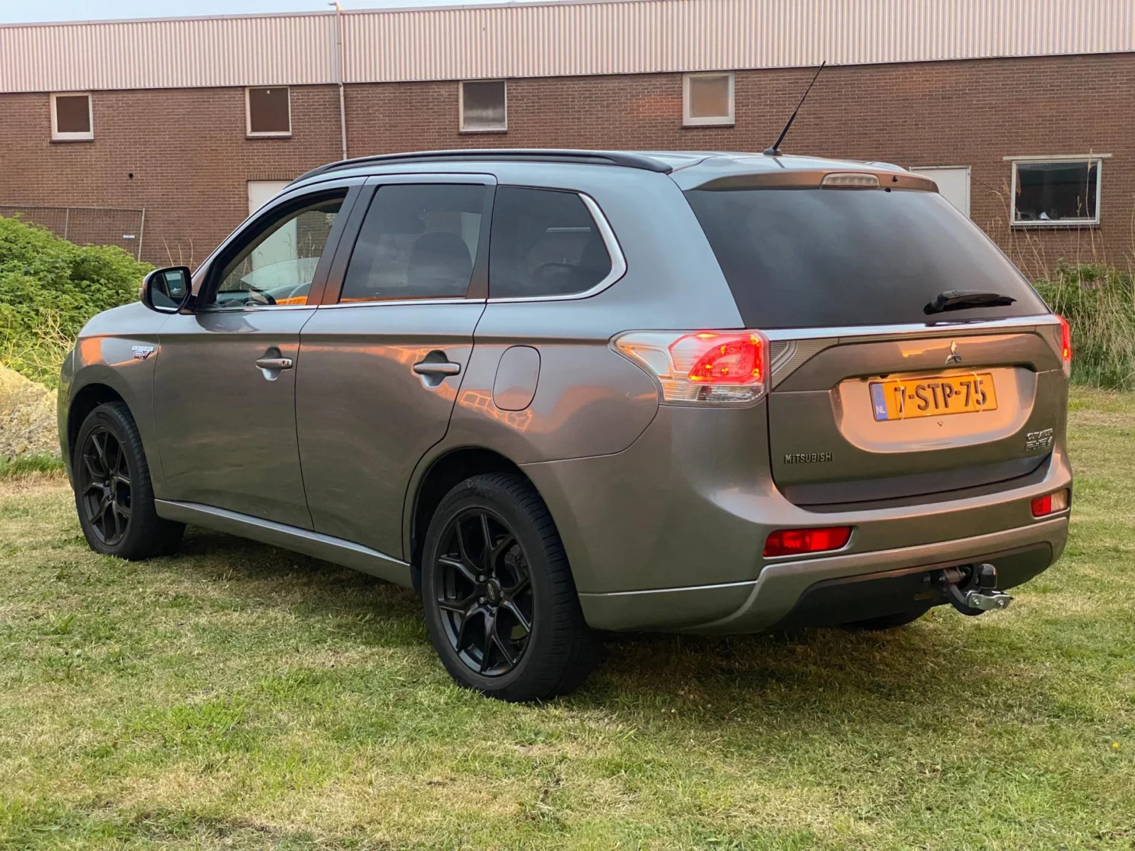 Mitsubishi-Outlander