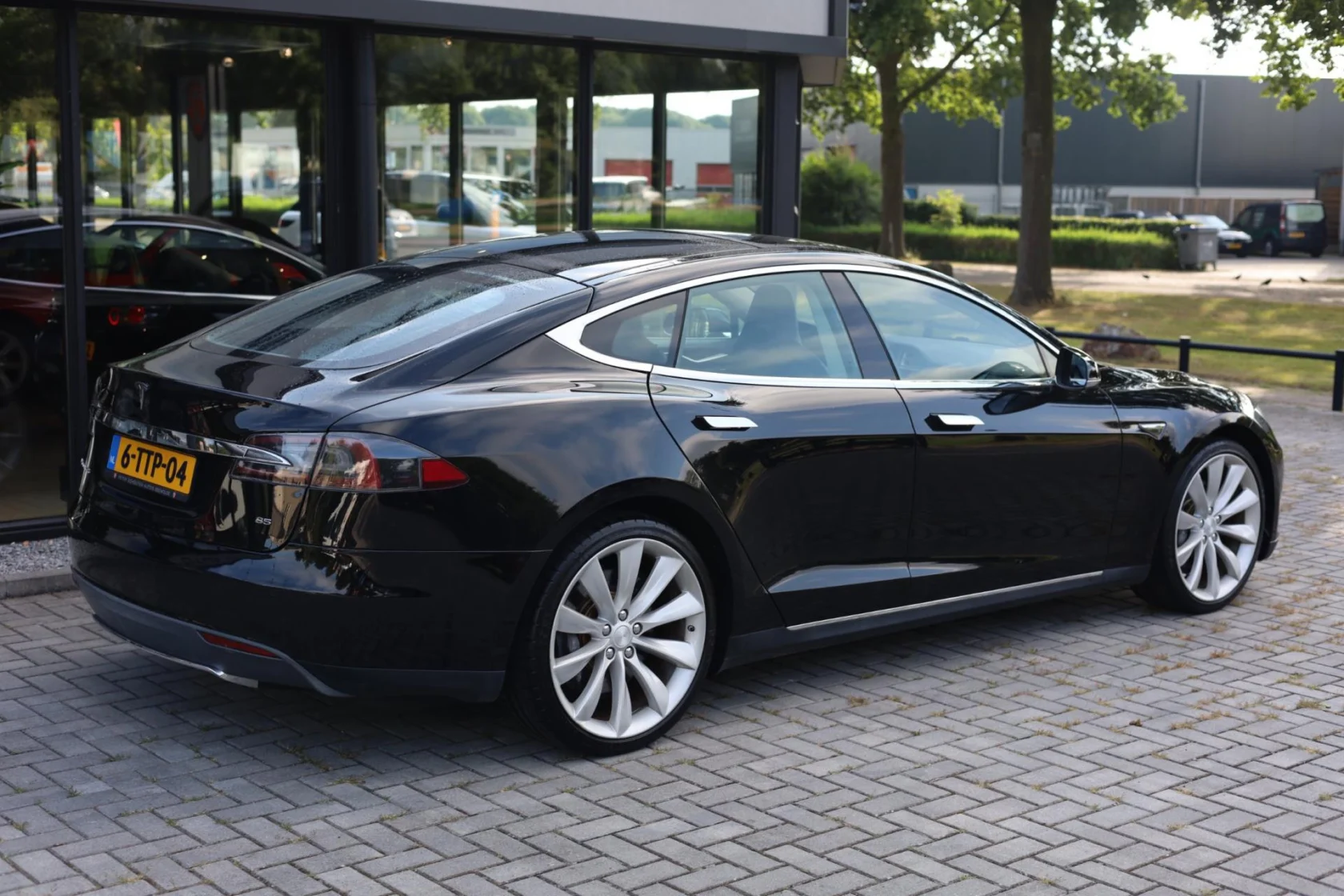 Tesla-Model S