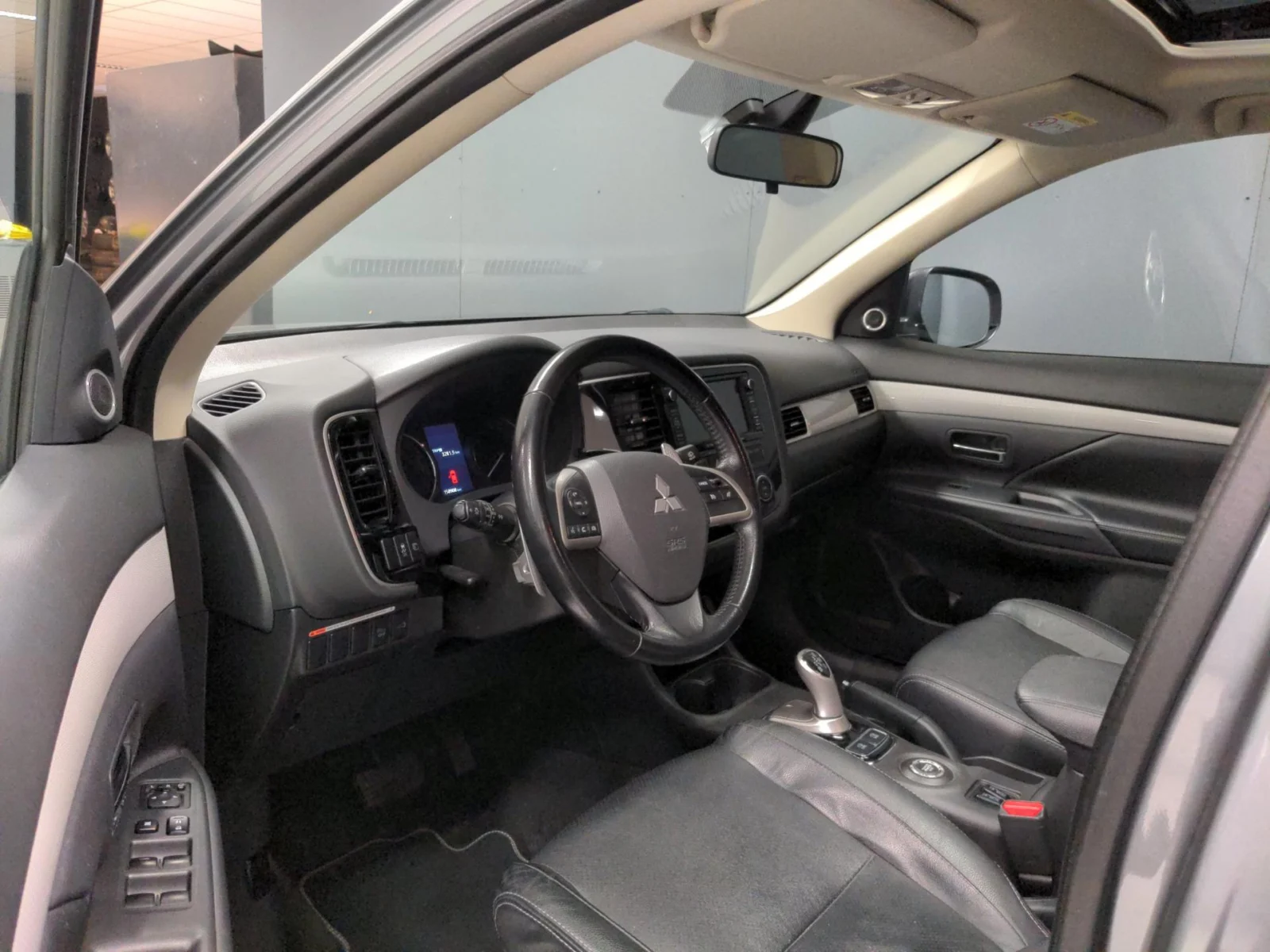 Mitsubishi-Outlander