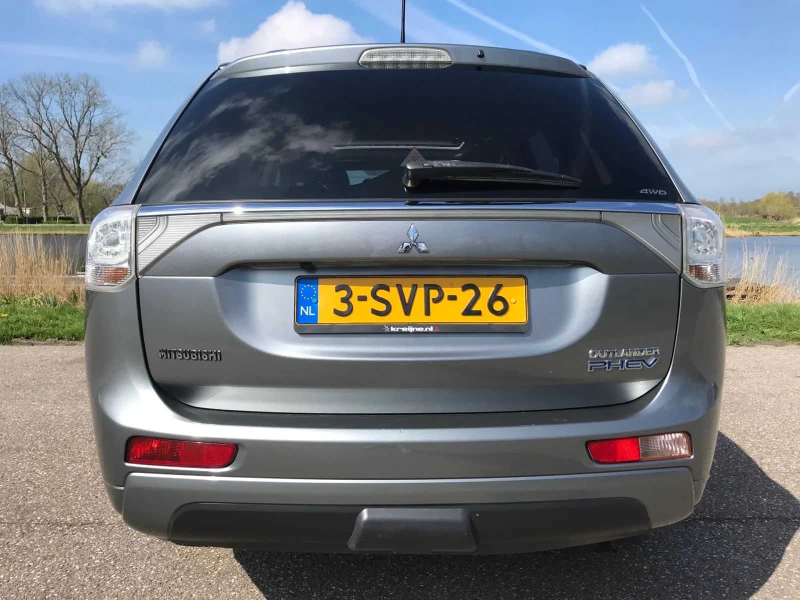 Mitsubishi-Outlander