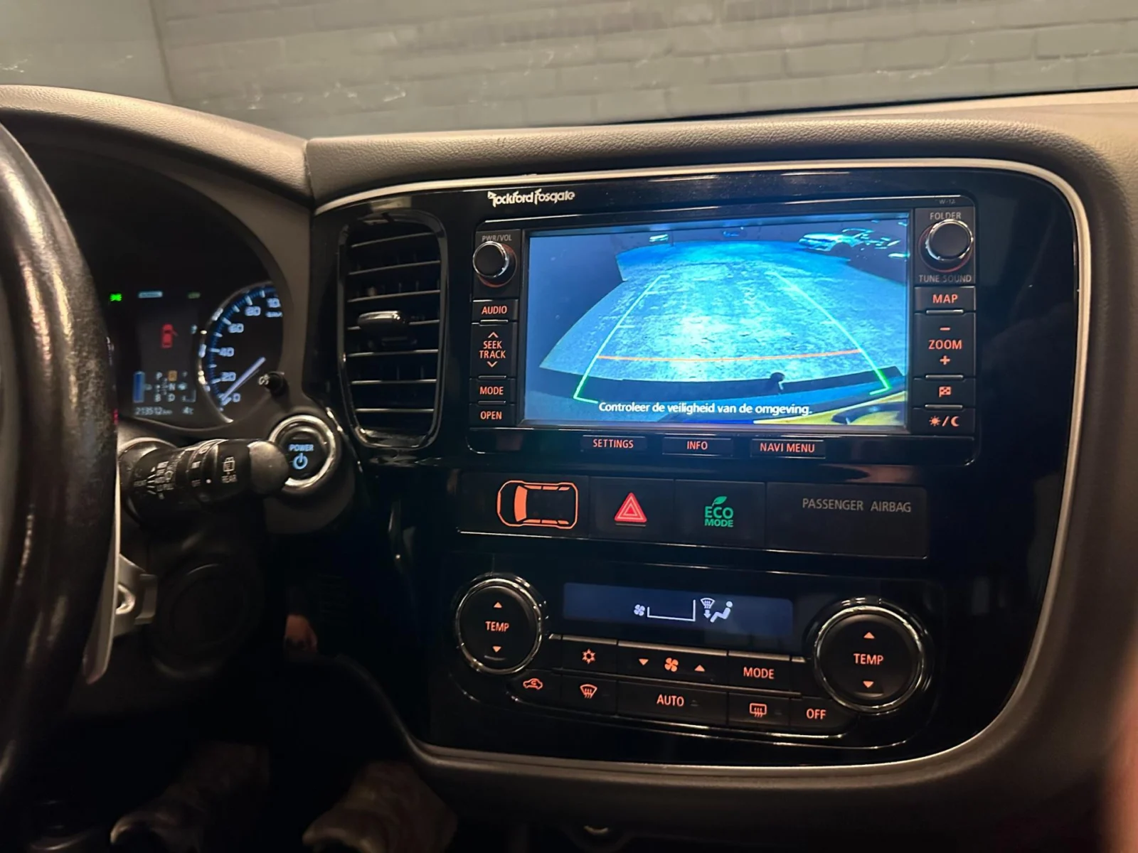 Mitsubishi-Outlander