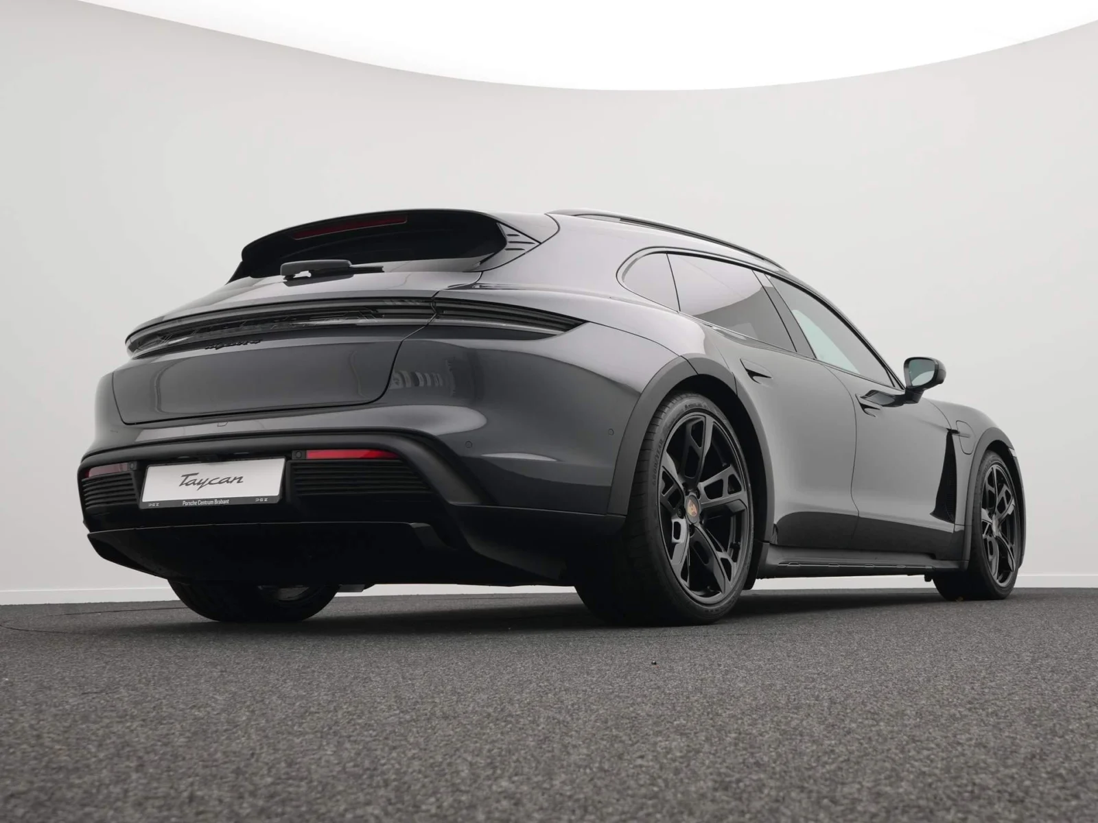 Porsche-Taycan 4