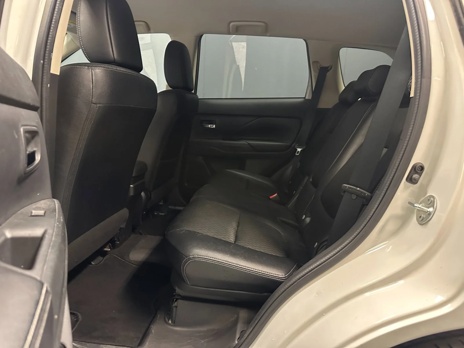 Mitsubishi-Outlander