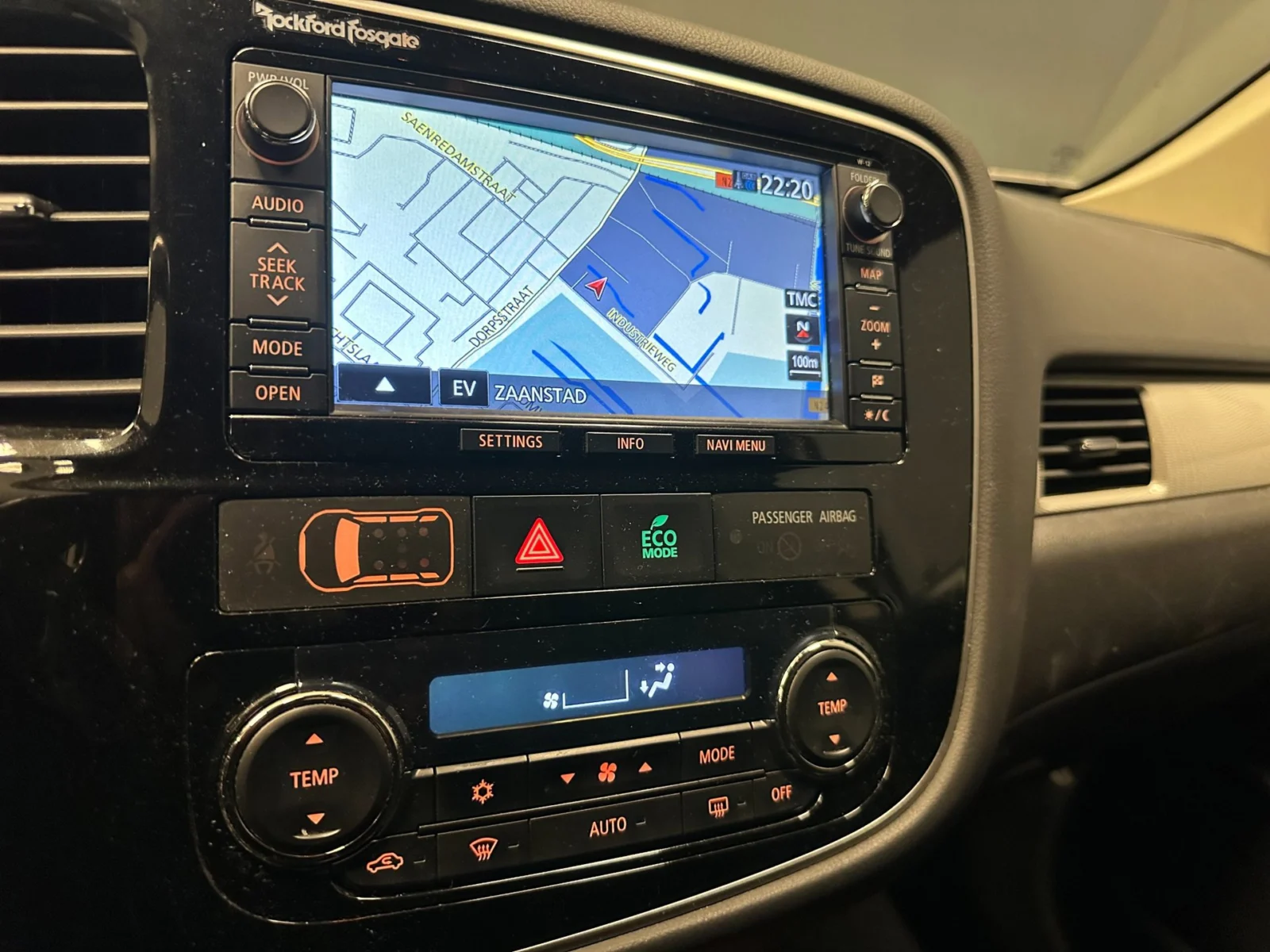 Mitsubishi-Outlander