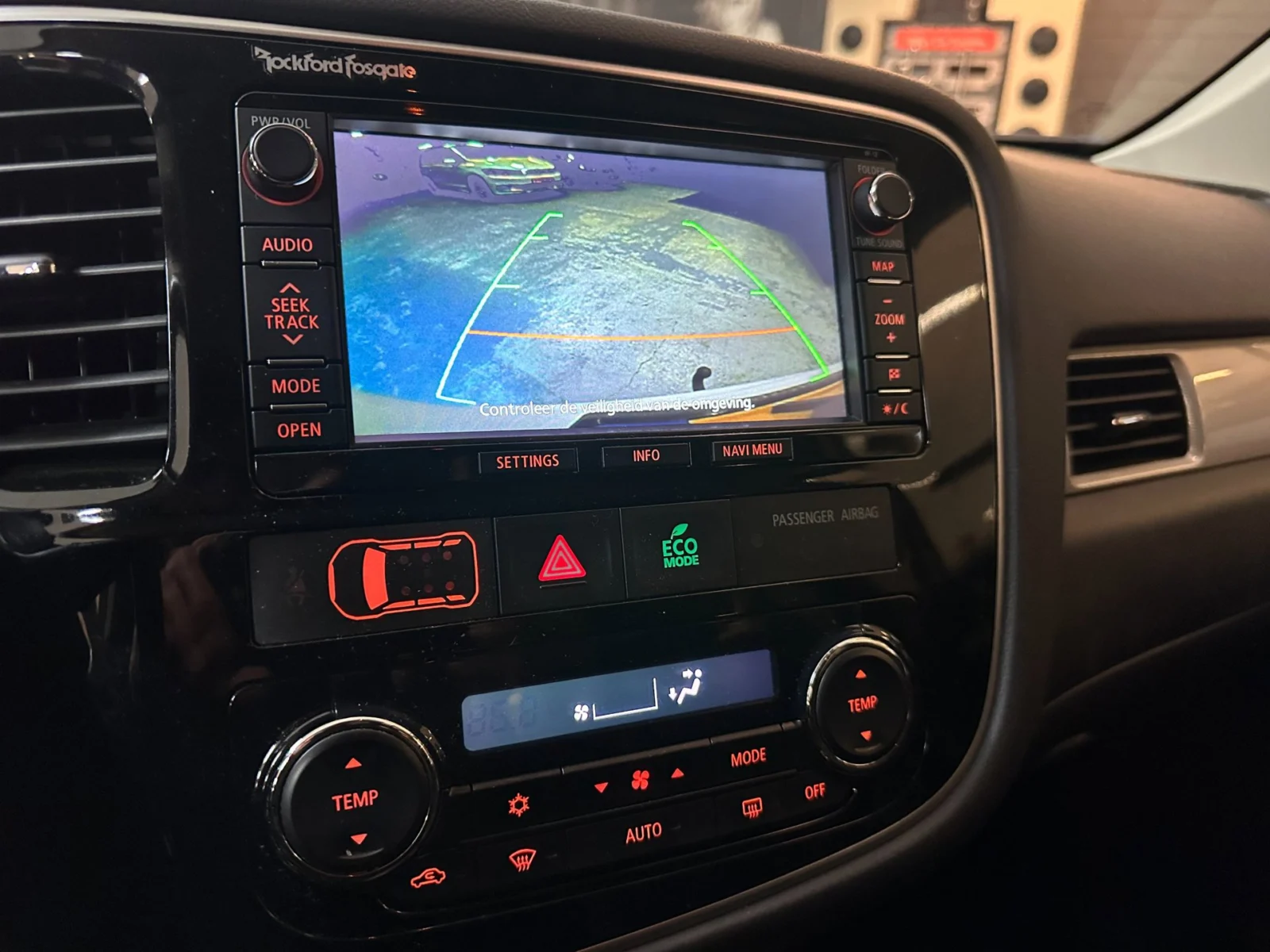 Mitsubishi-Outlander