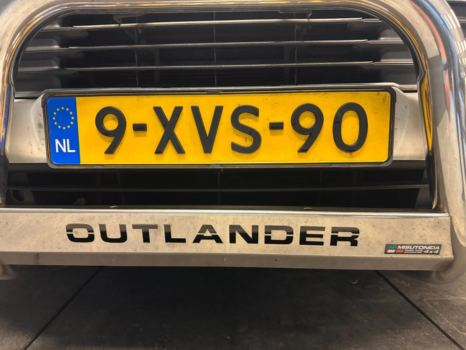 Mitsubishi-Outlander