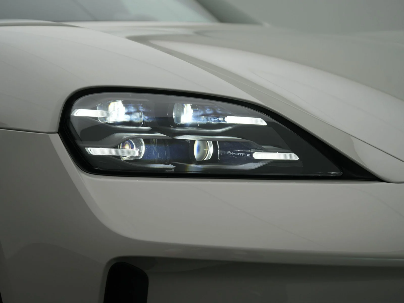 Porsche-Taycan Sport Turismo