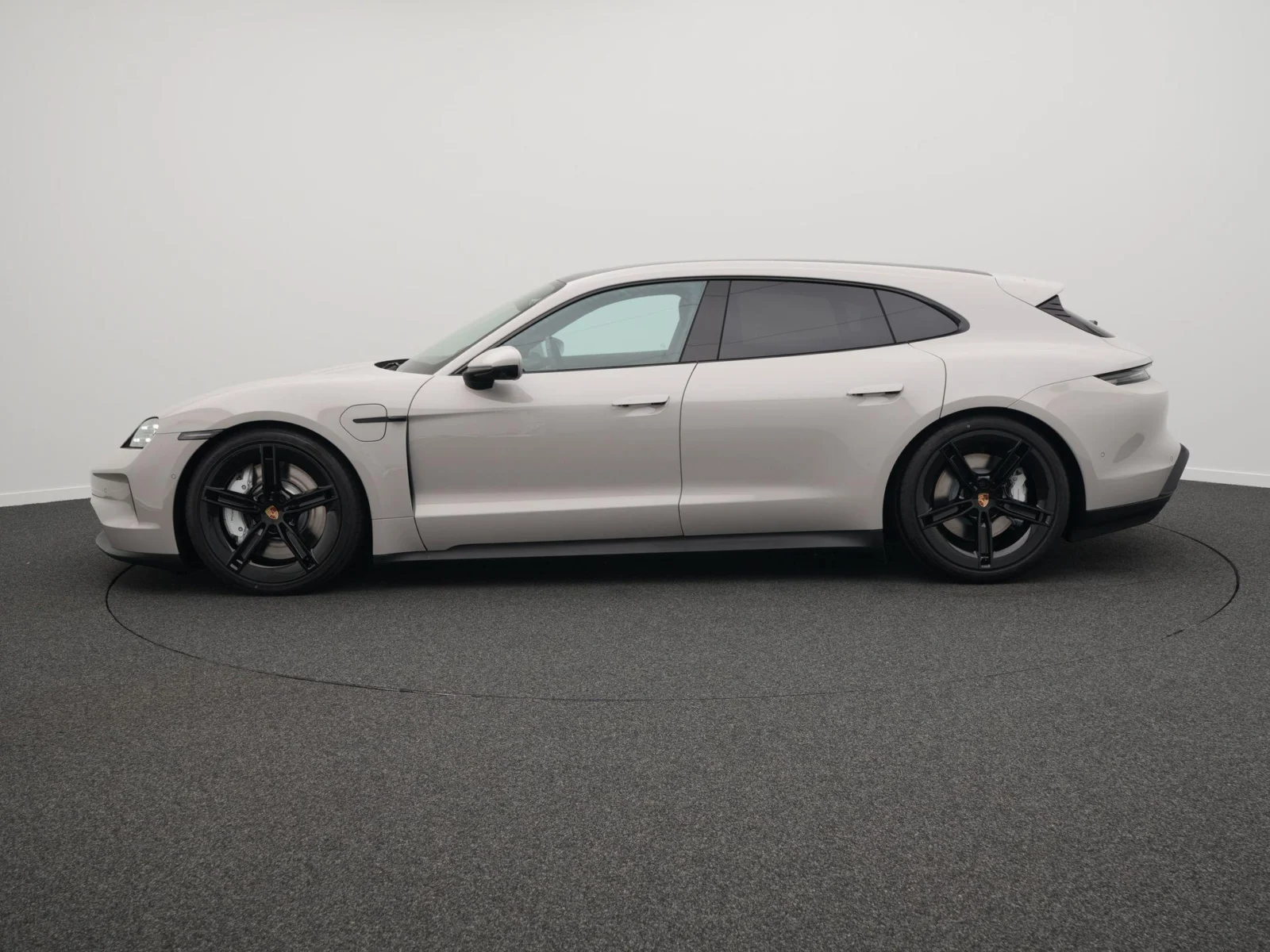 Porsche-Taycan Sport Turismo