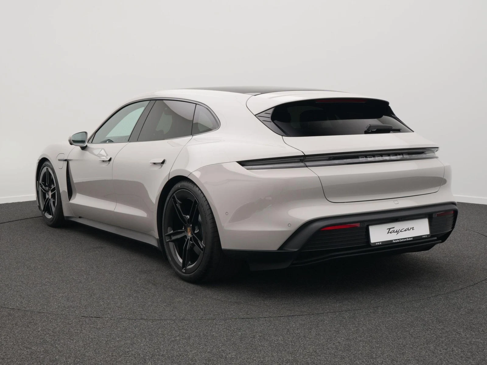 Porsche-Taycan Sport Turismo