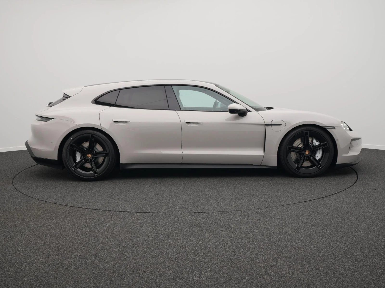 Porsche-Taycan Sport Turismo