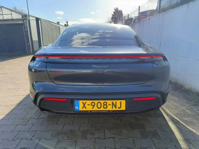 Porsche-Taycan