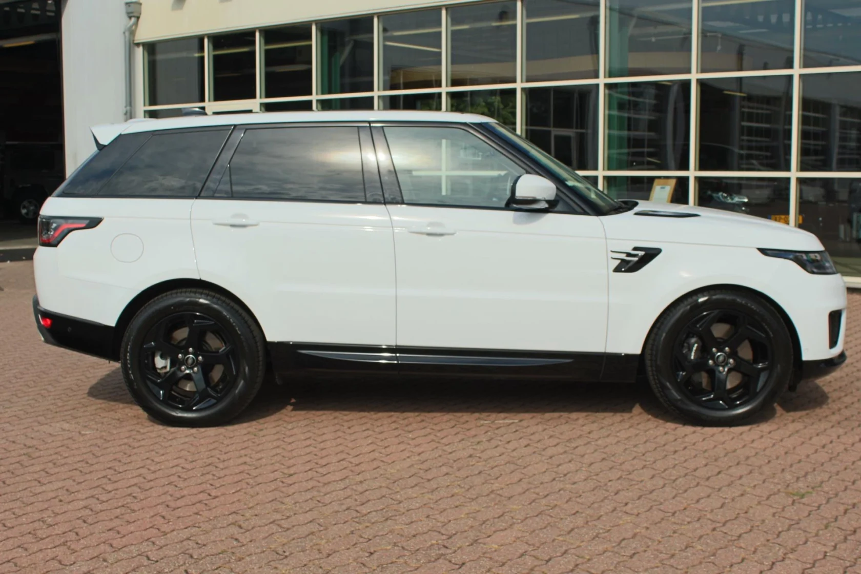 Land Rover-Range Rover Sport
