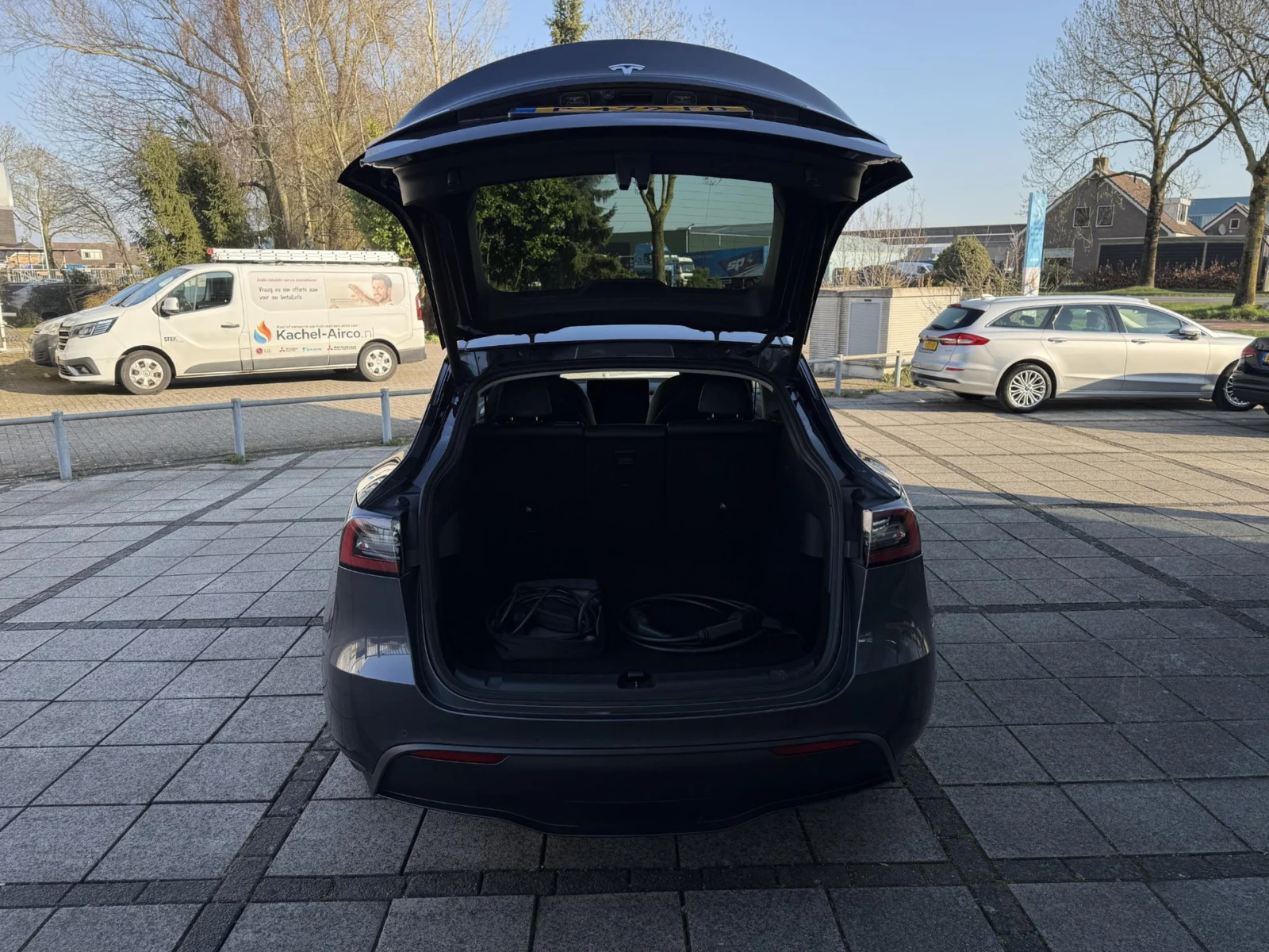 Tesla-Model Y