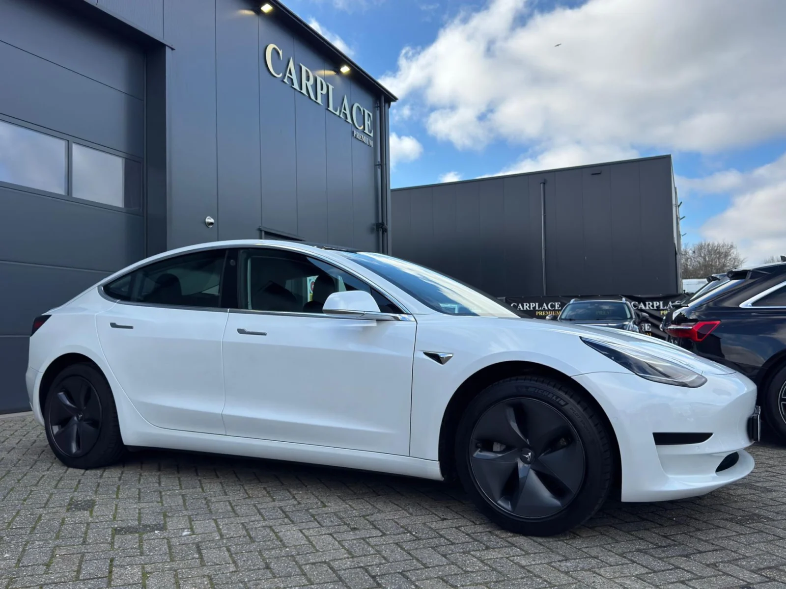 Tesla-Model 3
