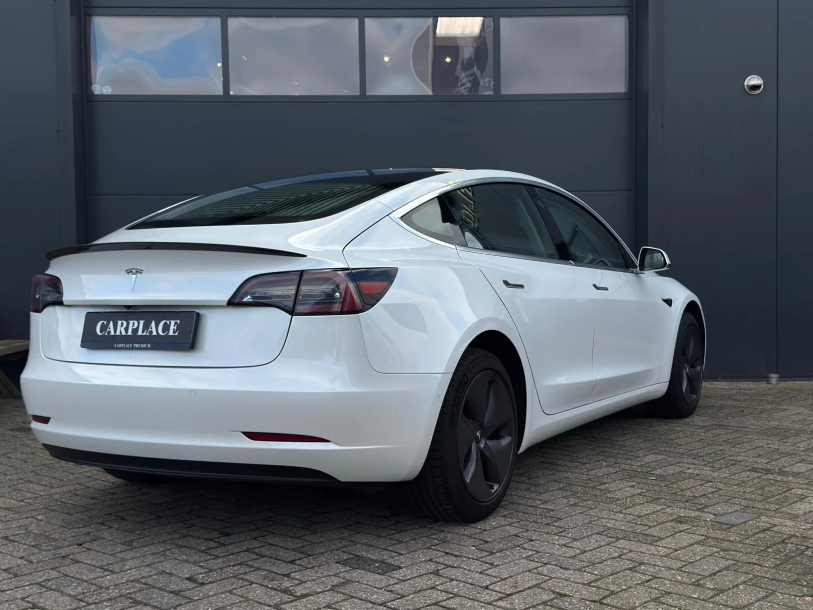 Tesla-Model 3