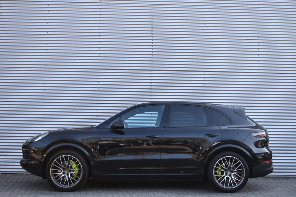 Porsche-Cayenne
