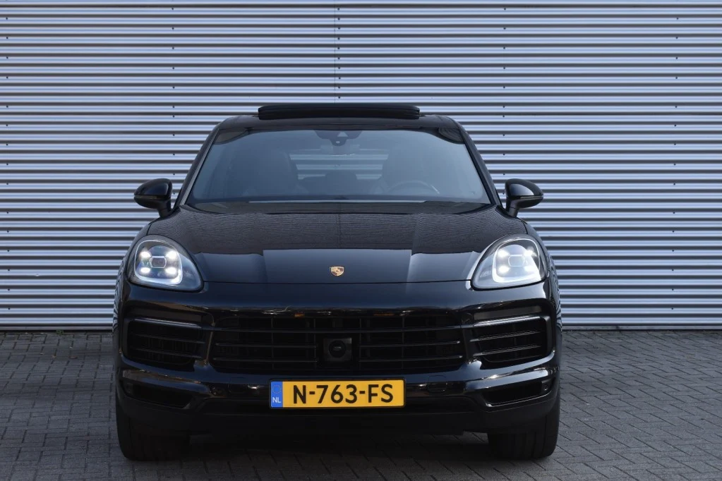 Porsche-Cayenne