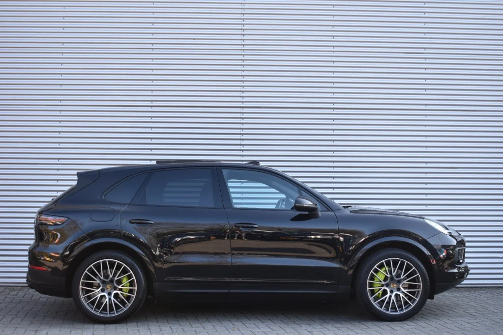 Porsche-Cayenne