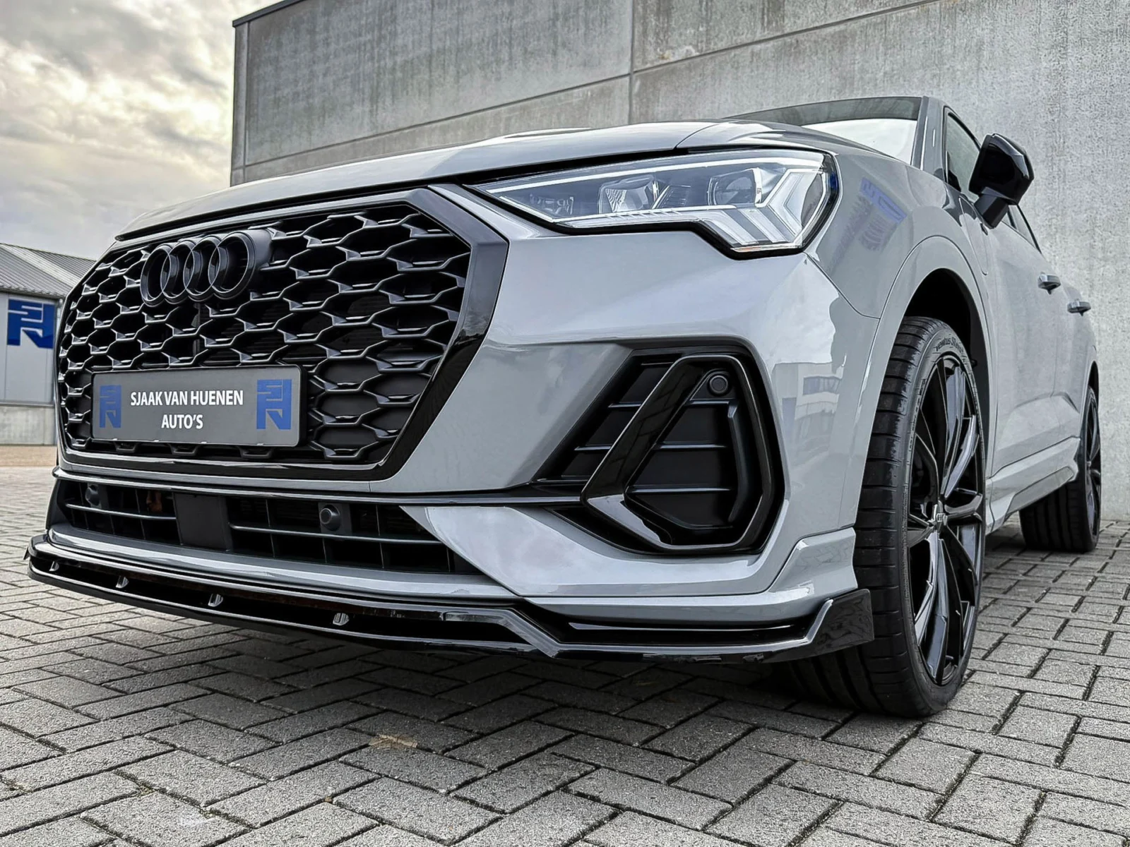 Audi-Q3 Sportback