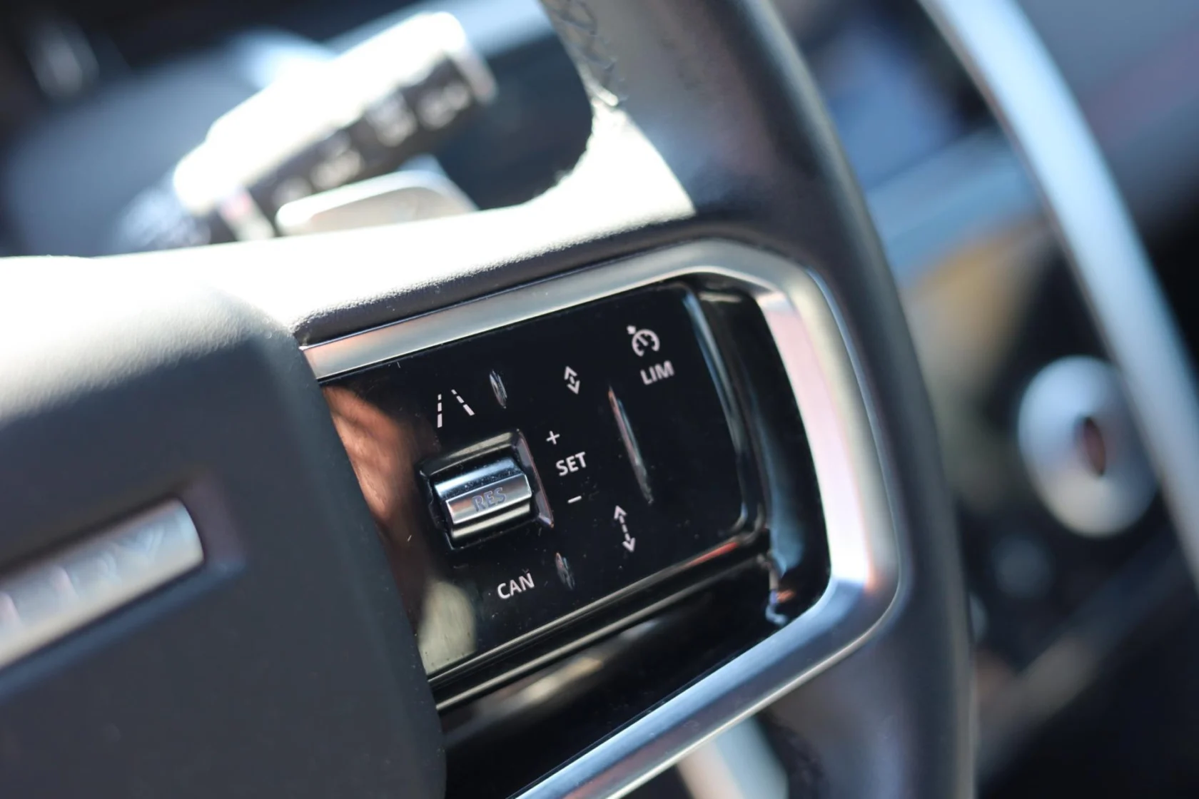 Land Rover-Discovery Sport