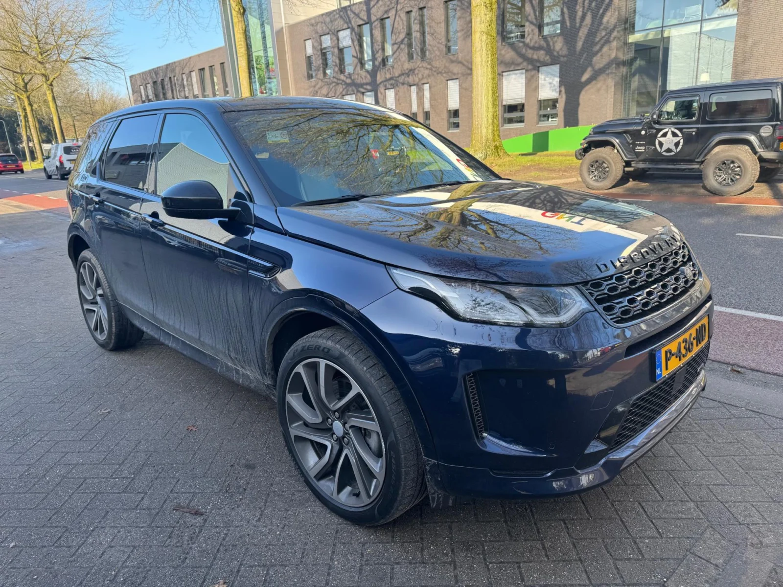 Land Rover-Discovery Sport