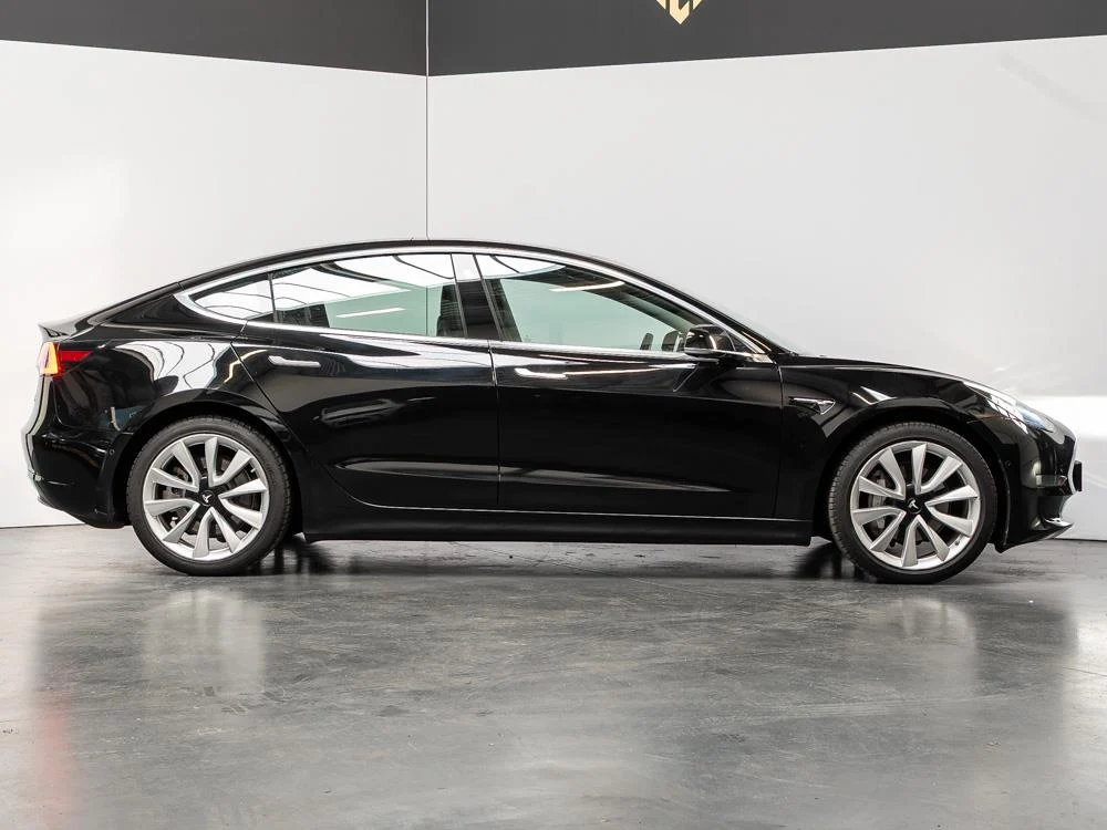 Tesla-Model 3