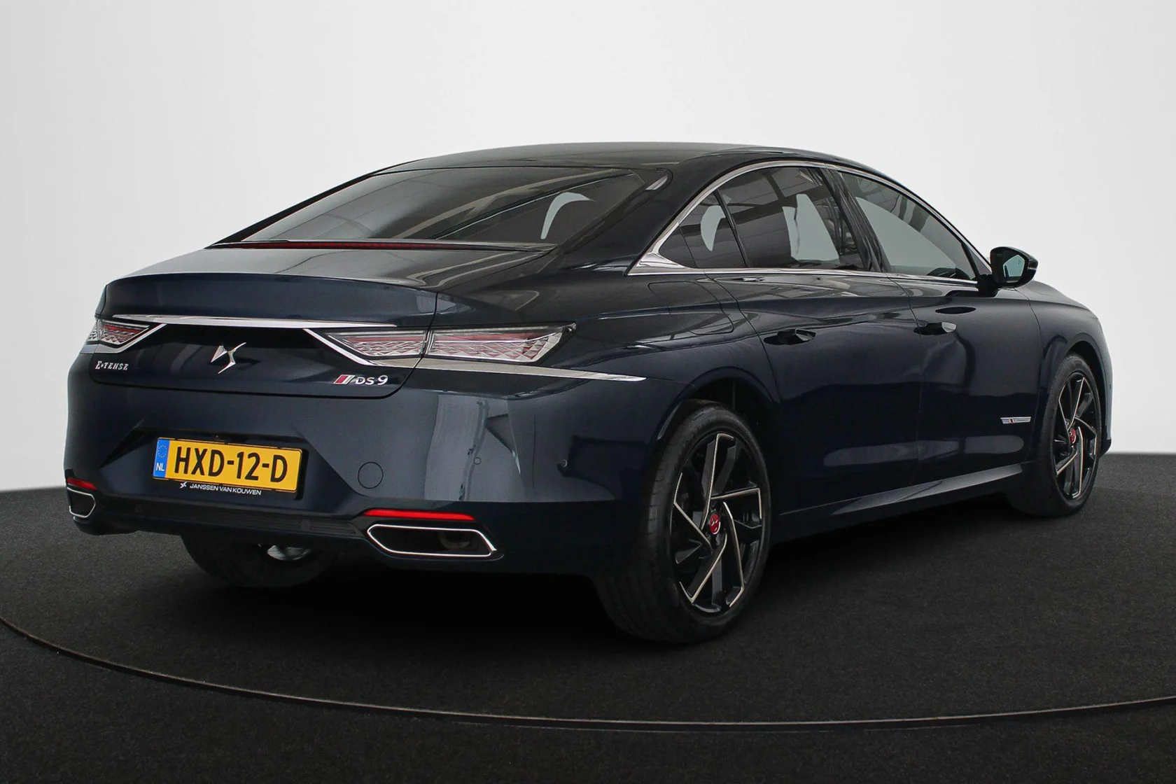DS-DS 9 E-Tense