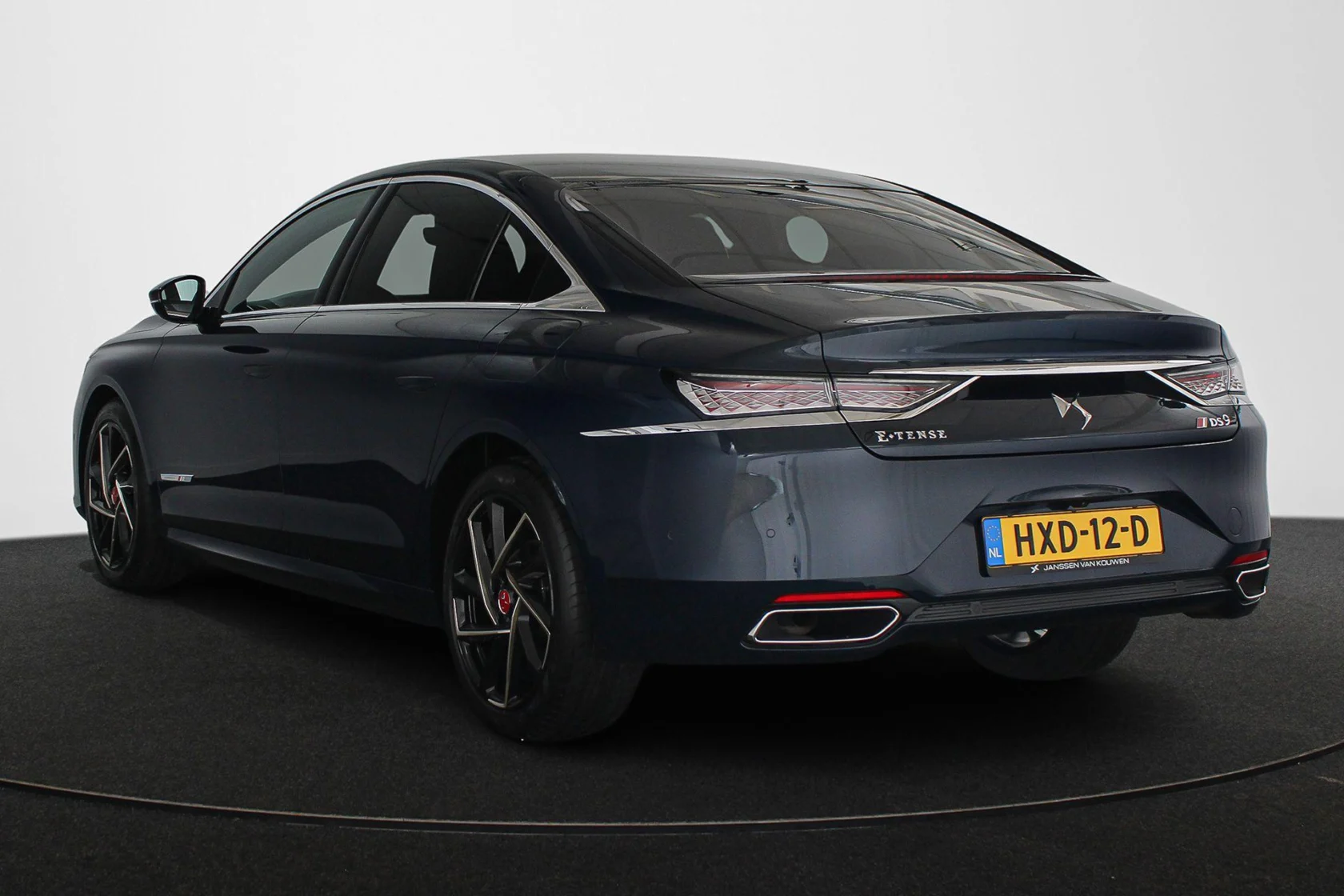 DS-DS 9 E-Tense