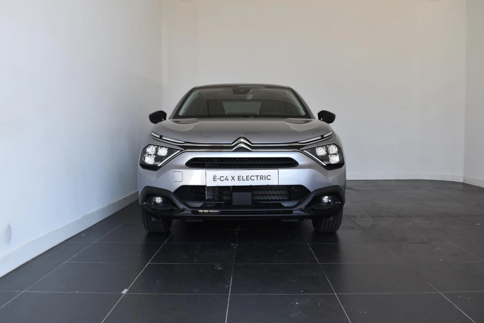 Citroën-Ë-C4 X