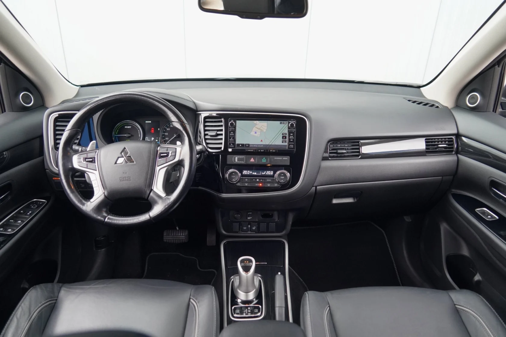 Mitsubishi-Outlander