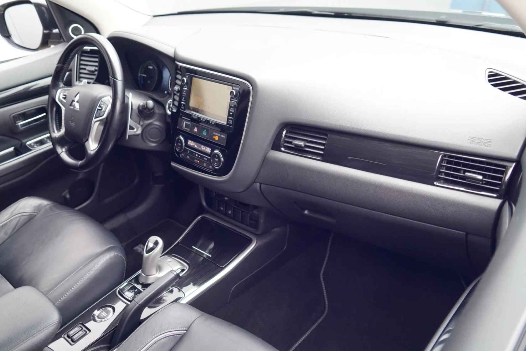 Mitsubishi-Outlander