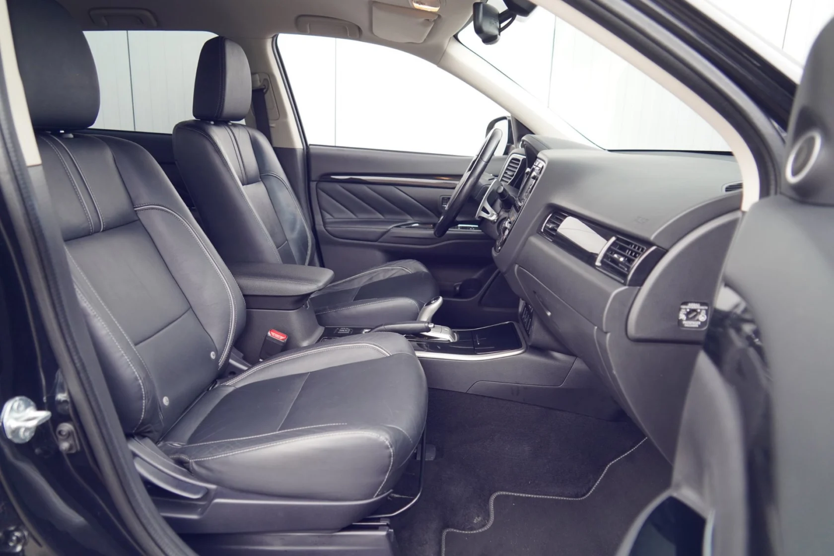 Mitsubishi-Outlander