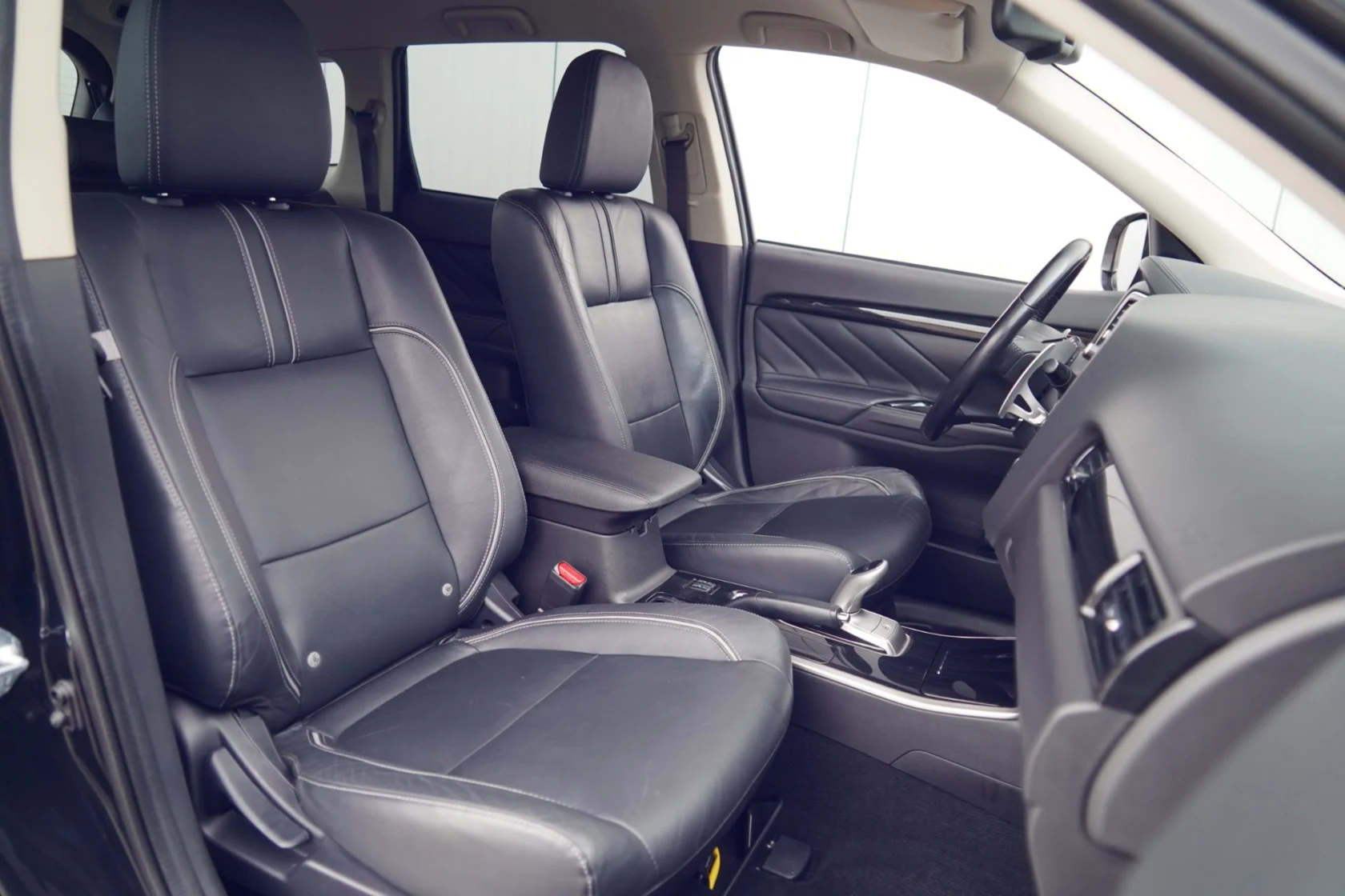 Mitsubishi-Outlander