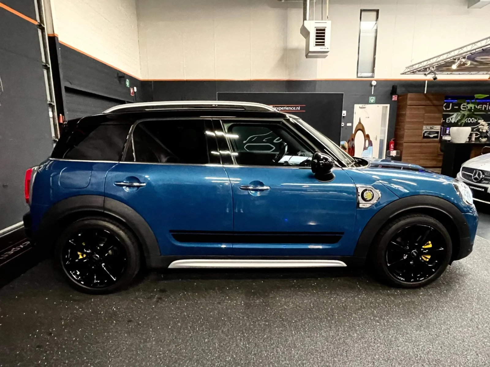 MINI-Countryman