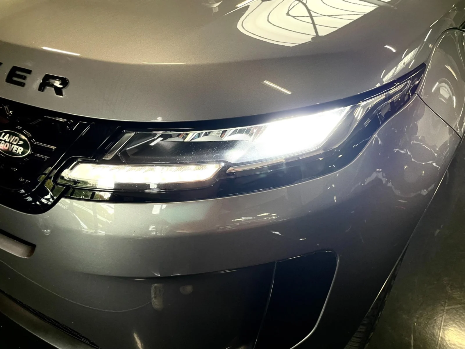 Land Rover-Range Rover Evoque