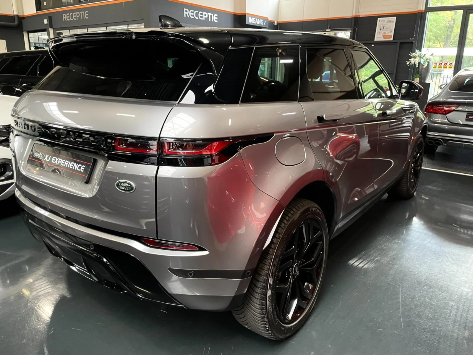 Land Rover-Range Rover Evoque