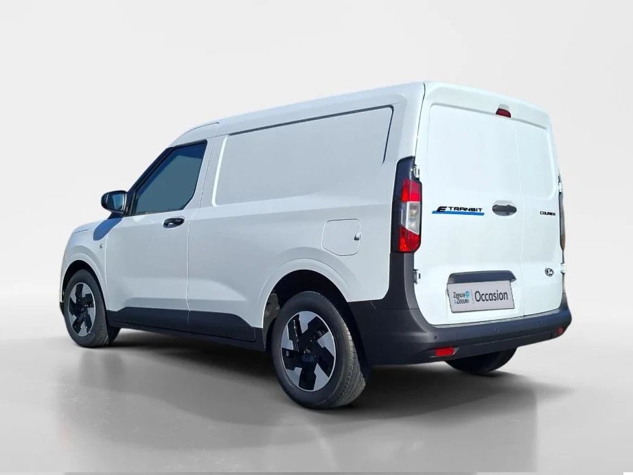 Ford-Transit Courier