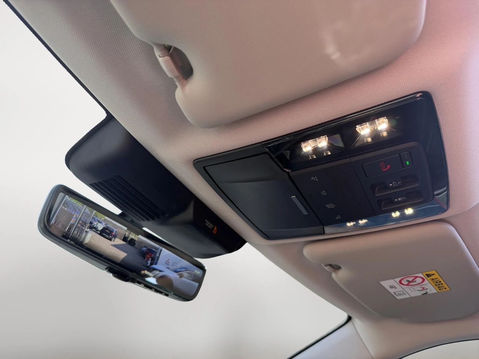 Mitsubishi-Outlander