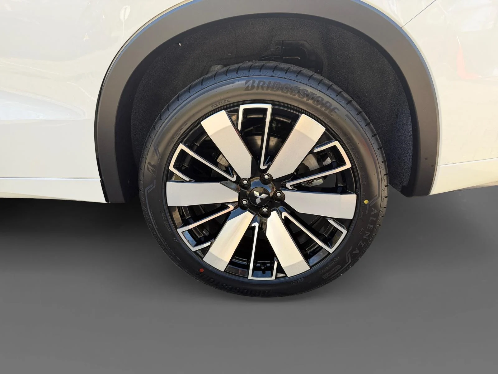 Mitsubishi-Outlander