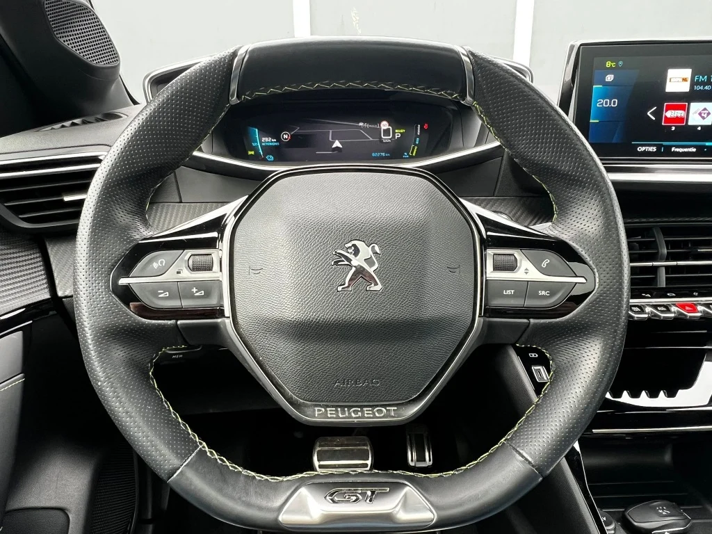 Peugeot-e-208